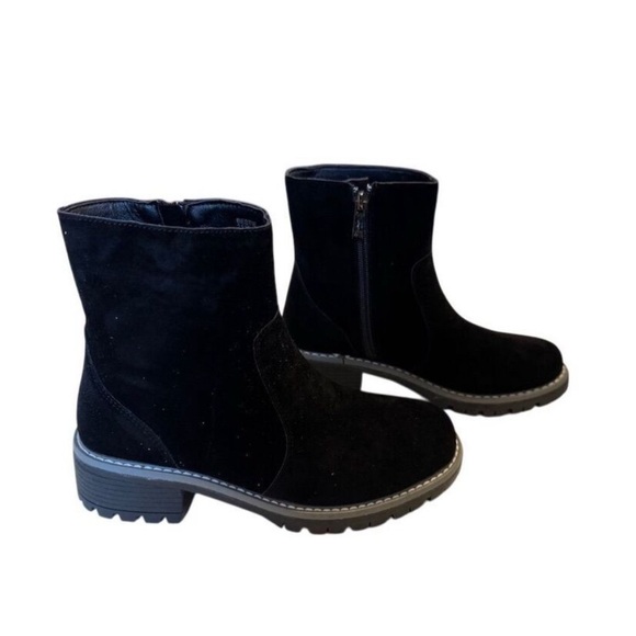 Seven7 Women's Black Ankle Bootie
Round Toe Zip Women’s Size 8 - Picture 3 of 8